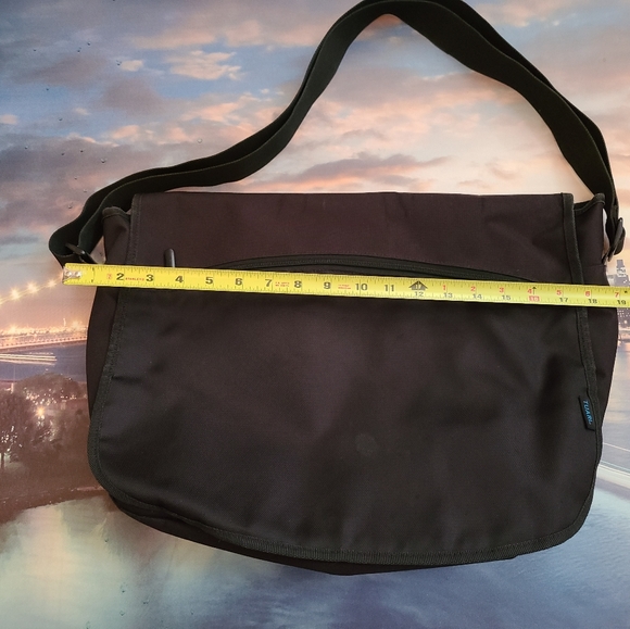 TUARI Bag - Picture 15 of 16